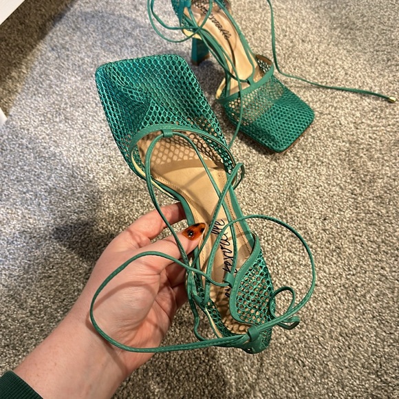L’intervalle Square Toe Green Fishnet Lace up Heels - Picture 5 of 8